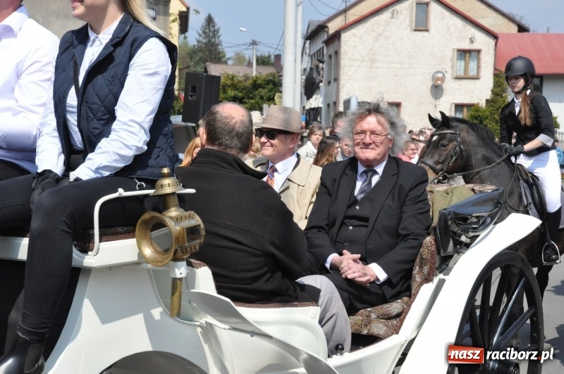 Zdjęcie w galerii na portalu naszraciborz.pl: Procesja konna w Pietrowicach Wielkich z premierem na pokładzie [FOTO i WIDEO] wiadomości z regionu