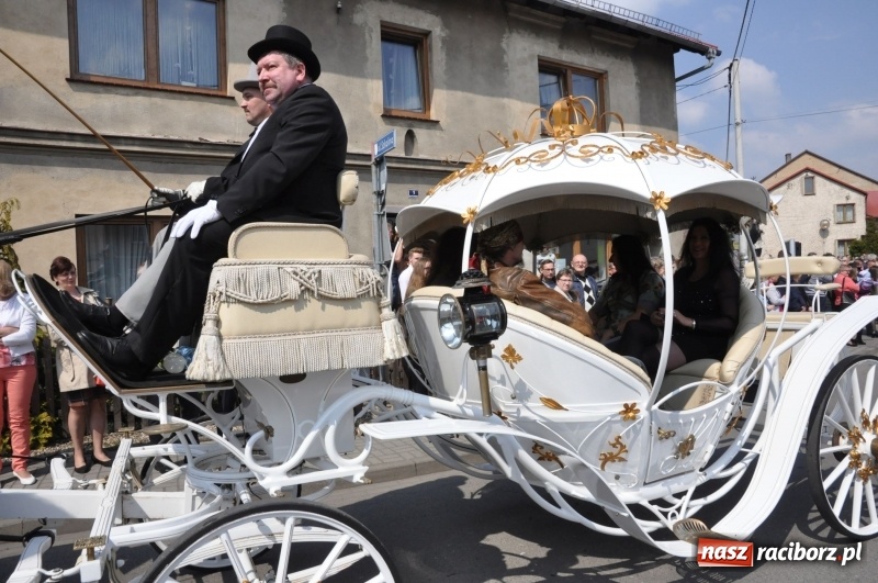 Zdjęcie w galerii na portalu naszraciborz.pl: Procesja konna w Pietrowicach Wielkich z premierem na pokładzie [FOTO i WIDEO] wiadomości z regionu