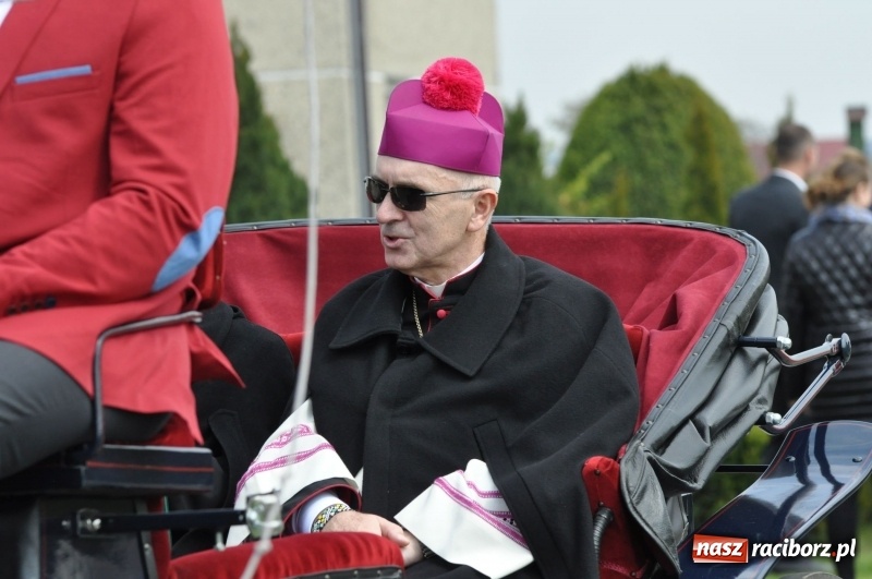 Zdjęcie w galerii na portalu naszraciborz.pl: Procesja konna w Pietrowicach Wielkich z premierem na pokładzie [FOTO i WIDEO] wiadomości z regionu