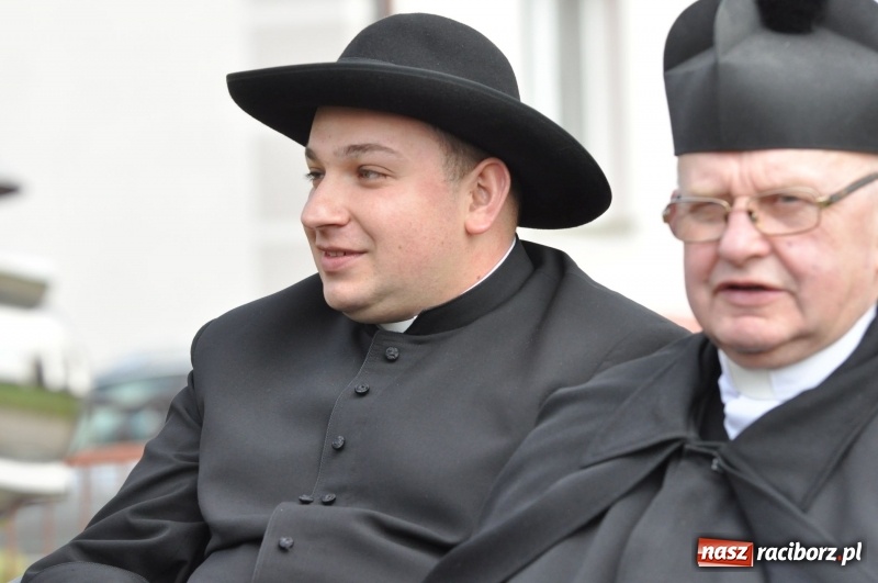 Zdjęcie w galerii na portalu naszraciborz.pl: Procesja konna w Pietrowicach Wielkich z premierem na pokładzie [FOTO i WIDEO] wiadomości z regionu