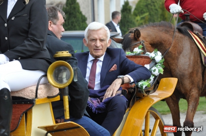 Zdjęcie w galerii na portalu naszraciborz.pl: Procesja konna w Pietrowicach Wielkich z premierem na pokładzie [FOTO i WIDEO] wiadomości z regionu