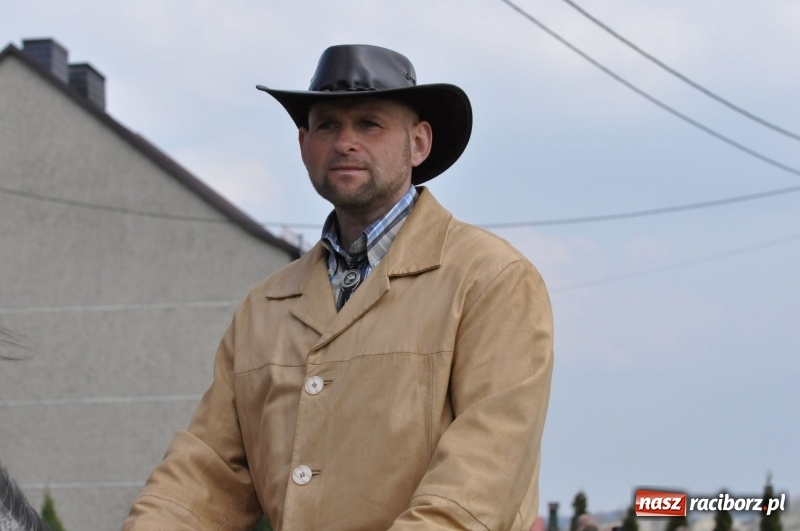 Zdjęcie w galerii na portalu naszraciborz.pl: Procesja konna w Pietrowicach Wielkich z premierem na pokładzie [FOTO i WIDEO] wiadomości z regionu