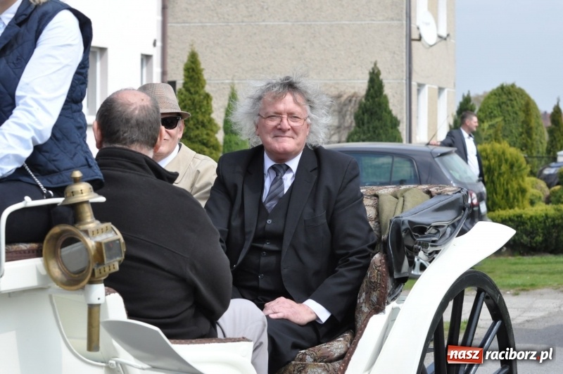 Zdjęcie w galerii na portalu naszraciborz.pl: Procesja konna w Pietrowicach Wielkich z premierem na pokładzie [FOTO i WIDEO] wiadomości z regionu