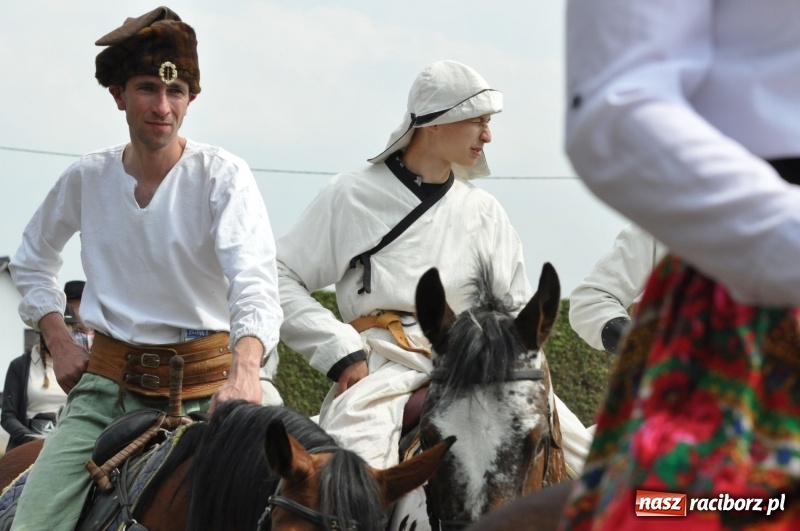 Zdjęcie w galerii na portalu naszraciborz.pl: Procesja konna w Pietrowicach Wielkich z premierem na pokładzie [FOTO i WIDEO] wiadomości z regionu