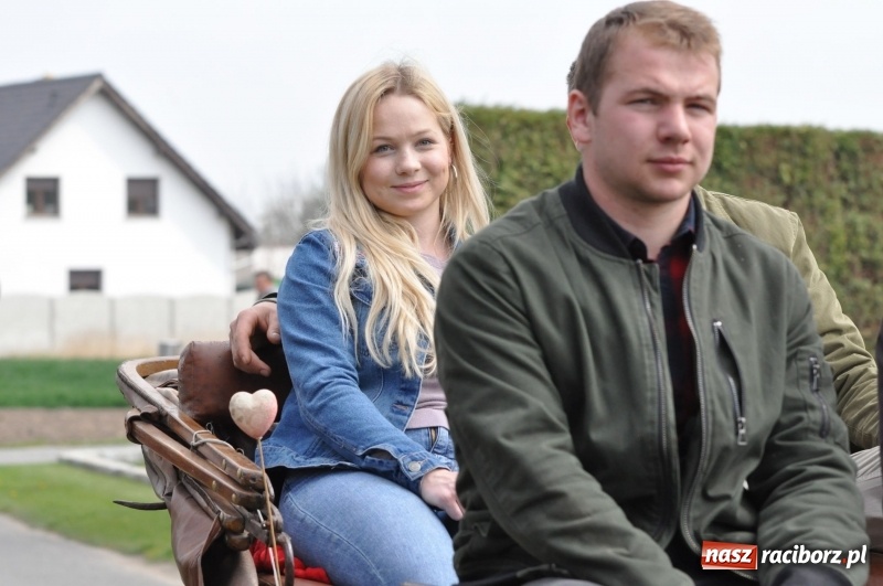 Zdjęcie w galerii na portalu naszraciborz.pl: Procesja konna w Pietrowicach Wielkich z premierem na pokładzie [FOTO i WIDEO] wiadomości z regionu