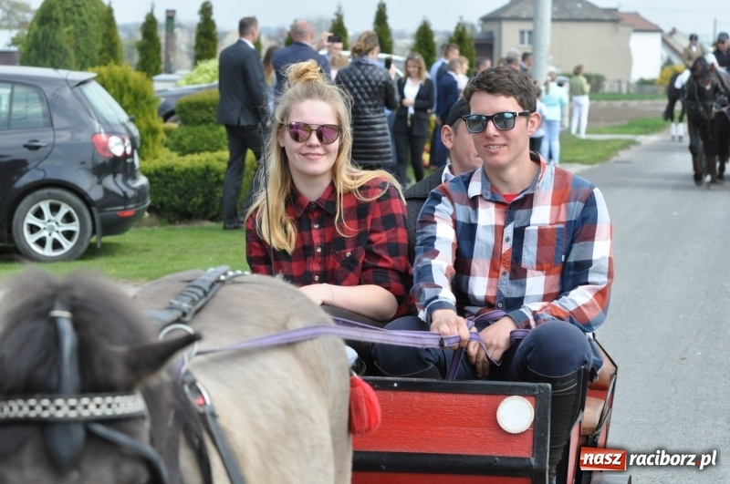 Zdjęcie w galerii na portalu naszraciborz.pl: Procesja konna w Pietrowicach Wielkich z premierem na pokładzie [FOTO i WIDEO] wiadomości z regionu