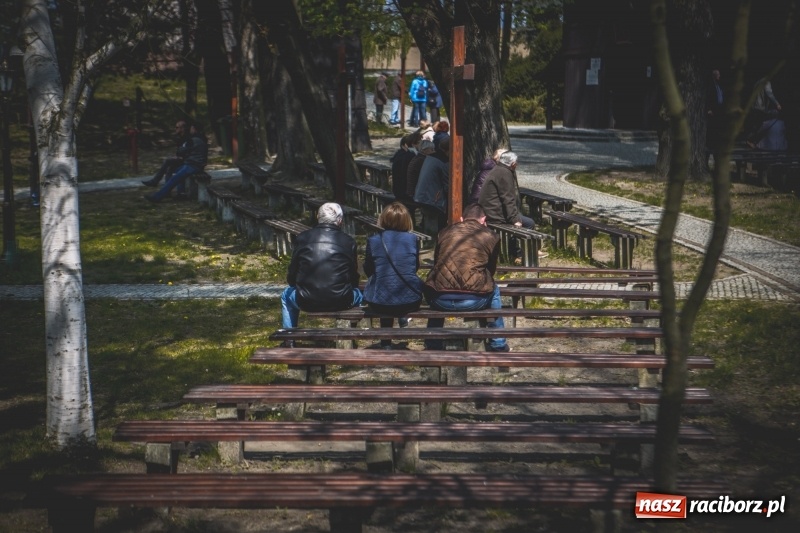 Zdjęcie w galerii na portalu naszraciborz.pl: Procesja konna w Pietrowicach Wielkich z premierem na pokładzie [FOTO i WIDEO] wiadomości z regionu