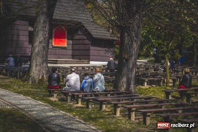 Zdjęcie w galerii na portalu naszraciborz.pl: Procesja konna w Pietrowicach Wielkich z premierem na pokładzie [FOTO i WIDEO] wiadomości z regionu
