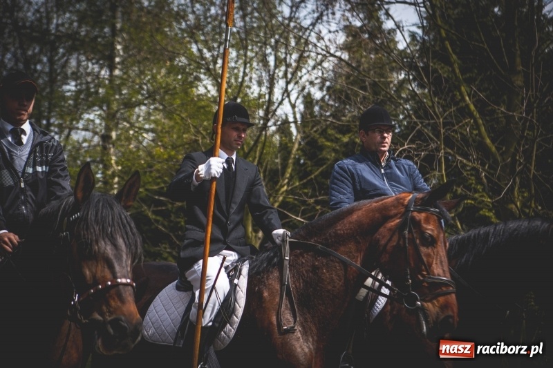 Zdjęcie w galerii na portalu naszraciborz.pl: Procesja konna w Pietrowicach Wielkich z premierem na pokładzie [FOTO i WIDEO] wiadomości z regionu