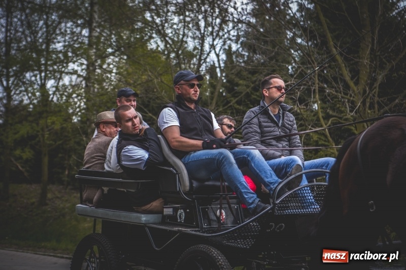 Zdjęcie w galerii na portalu naszraciborz.pl: Procesja konna w Pietrowicach Wielkich z premierem na pokładzie [FOTO i WIDEO] wiadomości z regionu