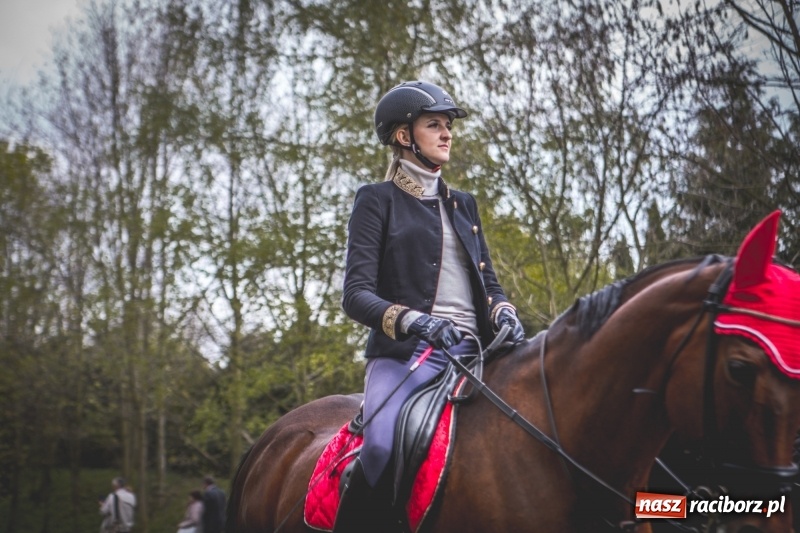 Zdjęcie w galerii na portalu naszraciborz.pl: Procesja konna w Pietrowicach Wielkich z premierem na pokładzie [FOTO i WIDEO] wiadomości z regionu