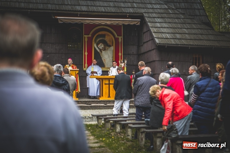 Zdjęcie w galerii na portalu naszraciborz.pl: Procesja konna w Pietrowicach Wielkich z premierem na pokładzie [FOTO i WIDEO] wiadomości z regionu