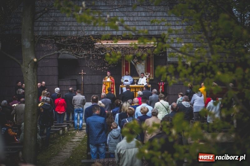 Zdjęcie w galerii na portalu naszraciborz.pl: Procesja konna w Pietrowicach Wielkich z premierem na pokładzie [FOTO i WIDEO] wiadomości z regionu