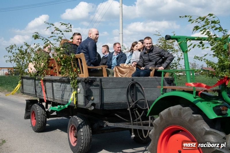 Zdjęcie w galerii na portalu naszraciborz.pl: Konna procesja wielkanocna w Zawadzie Książęcej [FOTO] wiadomości z regionu