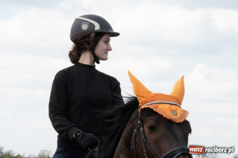 Zdjęcie w galerii na portalu naszraciborz.pl: Konna procesja wielkanocna w Zawadzie Książęcej [FOTO] wiadomości z regionu