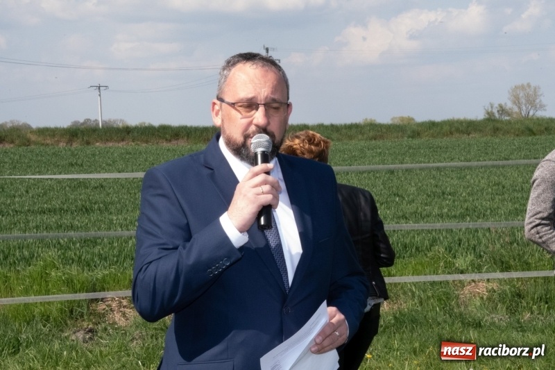 Zdjęcie w galerii na portalu naszraciborz.pl: Konna procesja wielkanocna w Zawadzie Książęcej [FOTO] wiadomości z regionu