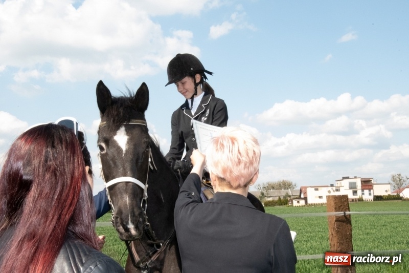 Zdjęcie w galerii na portalu naszraciborz.pl: Konna procesja wielkanocna w Zawadzie Książęcej [FOTO] wiadomości z regionu