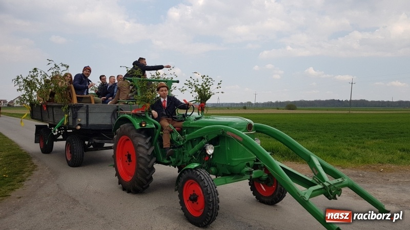 Zdjęcie w galerii na portalu naszraciborz.pl: Konna procesja wielkanocna w Zawadzie Książęcej [FOTO] wiadomości z regionu