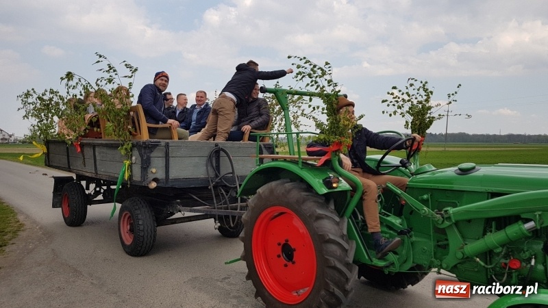 Zdjęcie w galerii na portalu naszraciborz.pl: Konna procesja wielkanocna w Zawadzie Książęcej [FOTO] wiadomości z regionu