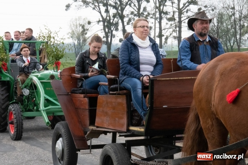 Zdjęcie w galerii na portalu naszraciborz.pl: Konna procesja wielkanocna w Zawadzie Książęcej [FOTO] wiadomości z regionu
