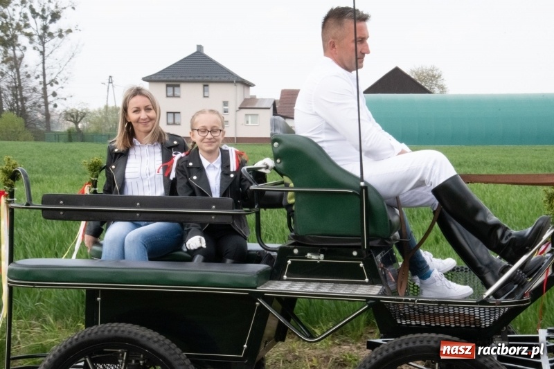 Zdjęcie w galerii na portalu naszraciborz.pl: Konna procesja wielkanocna w Zawadzie Książęcej [FOTO] wiadomości z regionu
