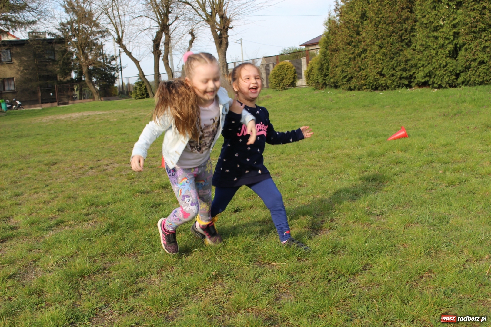 Zdjęcie w galerii na portalu naszraciborz.pl: W Babicach zorganizowali świąteczny bieg kelnera wiadomości z regionu