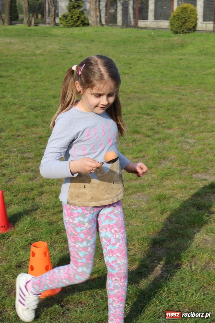 Zdjęcie w galerii na portalu naszraciborz.pl: W Babicach zorganizowali świąteczny bieg kelnera wiadomości z regionu