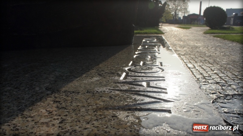 Zdjęcie w galerii na portalu naszraciborz.pl: Wiosenna kąpiel Matki Polki  wiadomości z regionu