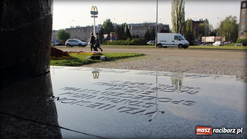 Zdjęcie w galerii na portalu naszraciborz.pl: Wiosenna kąpiel Matki Polki  wiadomości z regionu