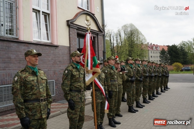 Zdjęcie w galerii na portalu naszraciborz.pl: Śląscy pogranicznicy uczcili pamięć ofiar katyńskich  wiadomości z regionu