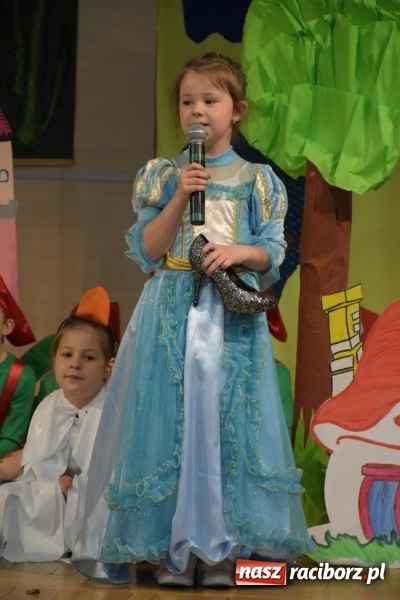 Zdjęcie w galerii na portalu naszraciborz.pl: Kolorowy zawrót głowy – przedszkolaki na przeglądzie w Tworkowie [FOTO i WIDEO] wiadomości z regionu