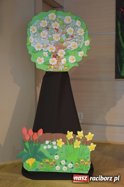 Zdjęcie w galerii na portalu naszraciborz.pl: Kolorowy zawrót głowy – przedszkolaki na przeglądzie w Tworkowie [FOTO i WIDEO] wiadomości z regionu