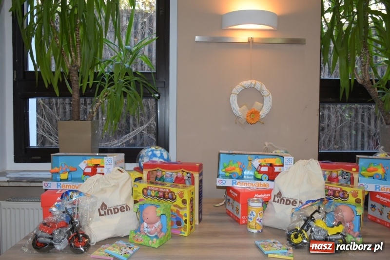 Zdjęcie w galerii na portalu naszraciborz.pl: Kolorowy zawrót głowy – przedszkolaki na przeglądzie w Tworkowie [FOTO i WIDEO] wiadomości z regionu