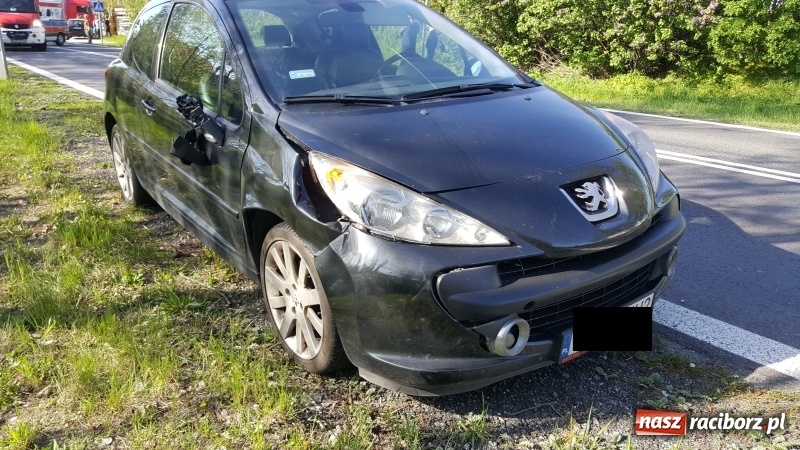 Zdjęcie w galerii na portalu naszraciborz.pl: Stan rannej 17-latki z Tworkowa stabilny. Policja wyjaśnia przyczyny wypadku  wiadomości z regionu