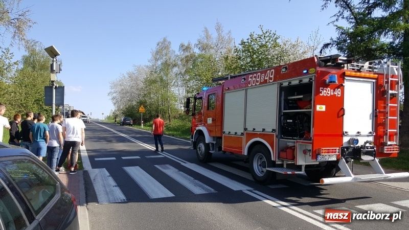 Zdjęcie w galerii na portalu naszraciborz.pl: Stan rannej 17-latki z Tworkowa stabilny. Policja wyjaśnia przyczyny wypadku  wiadomości z regionu