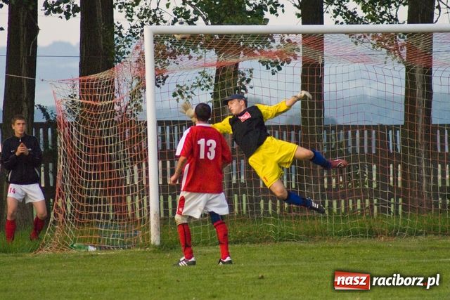 Zdjęcie w galerii na portalu naszraciborz.pl: Kogo wpuścimy? Cyrk w C-klasie wiadomości z regionu
