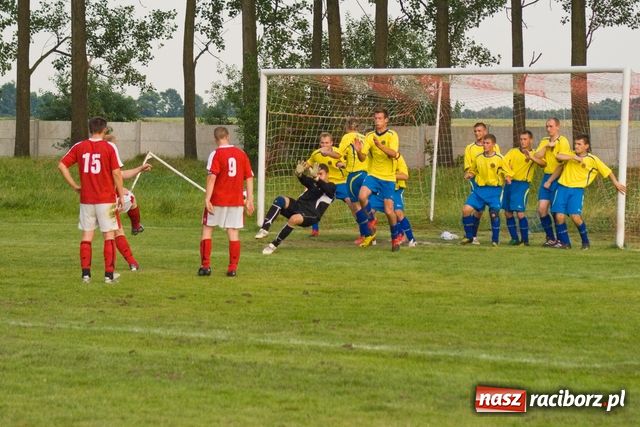 Zdjęcie w galerii na portalu naszraciborz.pl: Kogo wpuścimy? Cyrk w C-klasie wiadomości z regionu