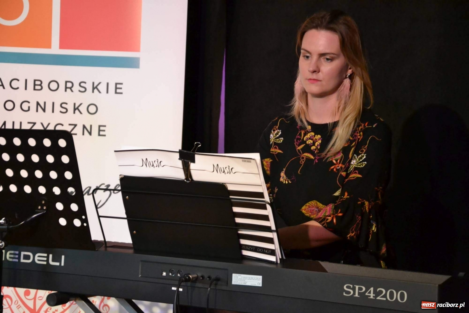 Zdjęcie w galerii na portalu naszraciborz.pl: Młodzi muzycy koncertowali w dawnej siedzibie Piastów wiadomości z regionu