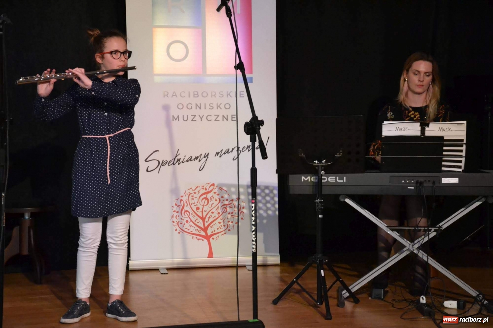 Zdjęcie w galerii na portalu naszraciborz.pl: Młodzi muzycy koncertowali w dawnej siedzibie Piastów wiadomości z regionu