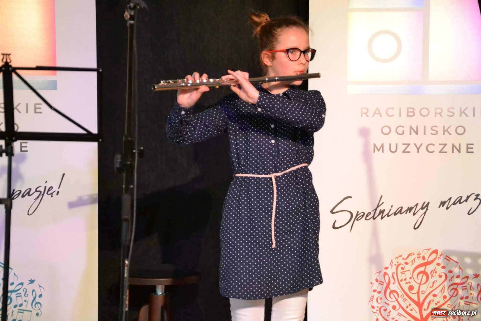 Zdjęcie w galerii na portalu naszraciborz.pl: Młodzi muzycy koncertowali w dawnej siedzibie Piastów wiadomości z regionu
