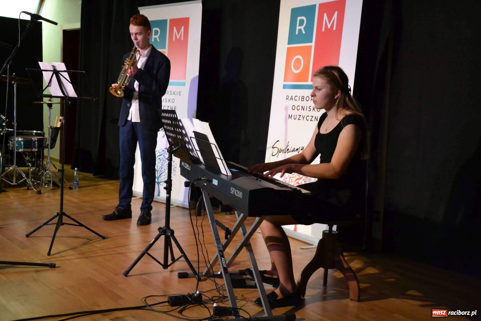 Zdjęcie w galerii na portalu naszraciborz.pl: Młodzi muzycy koncertowali w dawnej siedzibie Piastów wiadomości z regionu