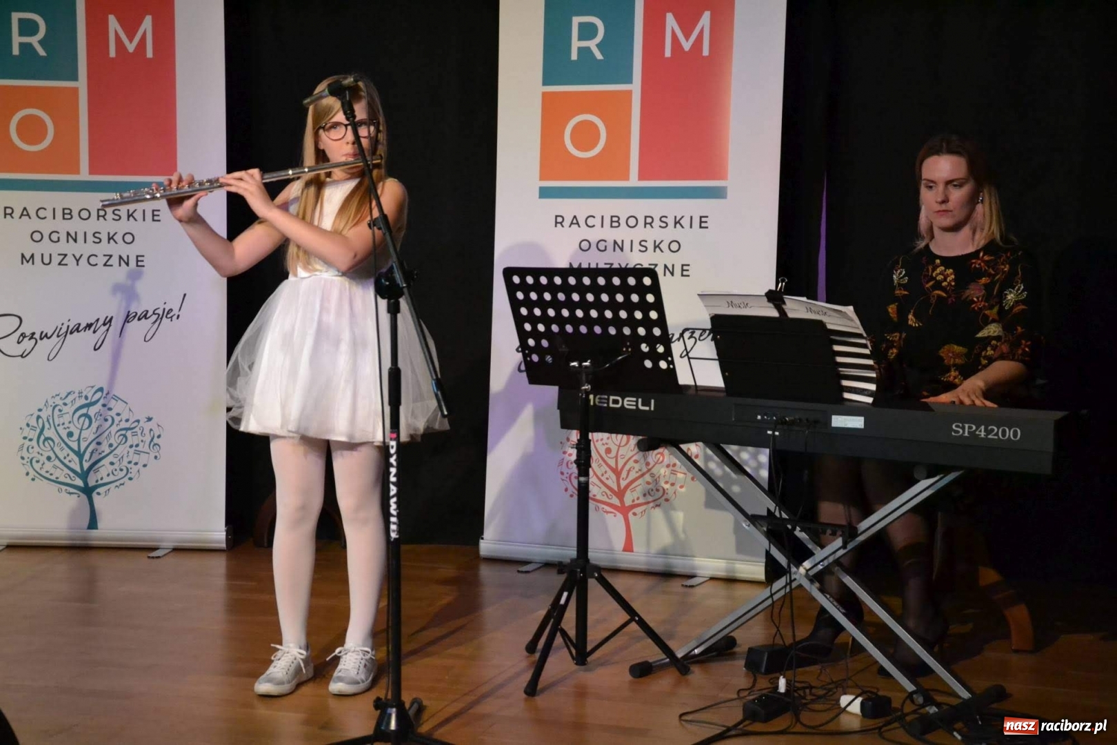 Zdjęcie w galerii na portalu naszraciborz.pl: Młodzi muzycy koncertowali w dawnej siedzibie Piastów wiadomości z regionu