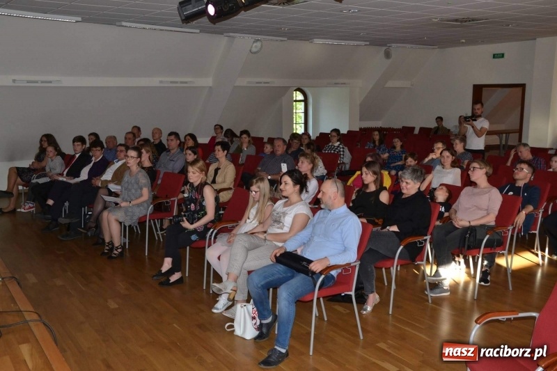 Zdjęcie w galerii na portalu naszraciborz.pl: Młodzi muzycy koncertowali w dawnej siedzibie Piastów wiadomości z regionu