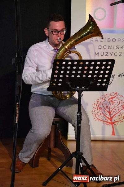 Zdjęcie w galerii na portalu naszraciborz.pl: Młodzi muzycy koncertowali w dawnej siedzibie Piastów wiadomości z regionu