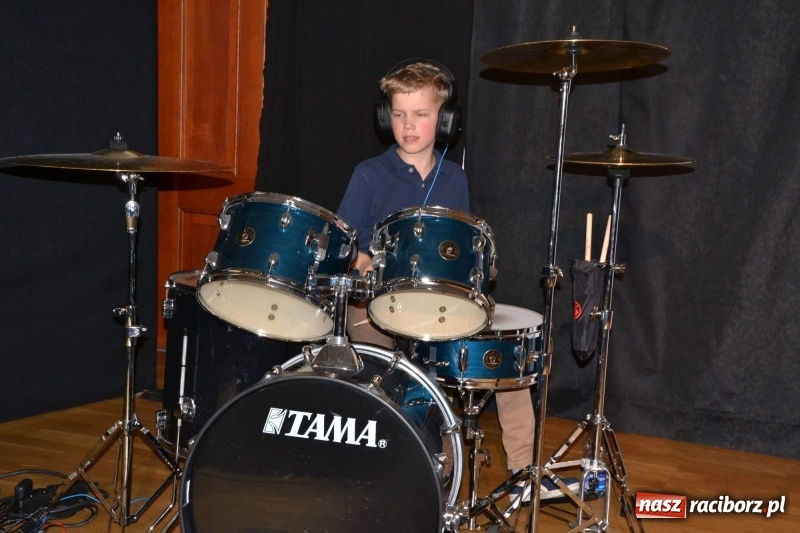 Zdjęcie w galerii na portalu naszraciborz.pl: Młodzi muzycy koncertowali w dawnej siedzibie Piastów wiadomości z regionu