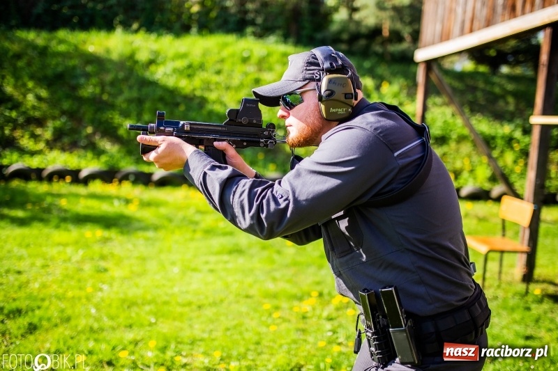 Zdjęcie w galerii na portalu naszraciborz.pl: Turniej strzelecki o puchar Dyrektora Zakładu Karnego w Raciborzu. Starosta lepszy od komendantów [FOTO i WIDEO] wiadomości z regionu