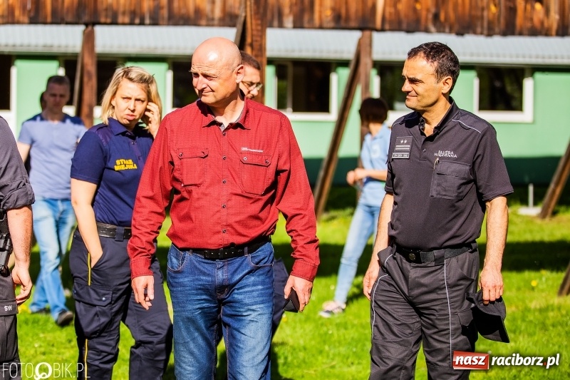 Zdjęcie w galerii na portalu naszraciborz.pl: Turniej strzelecki o puchar Dyrektora Zakładu Karnego w Raciborzu. Starosta lepszy od komendantów [FOTO i WIDEO] wiadomości z regionu