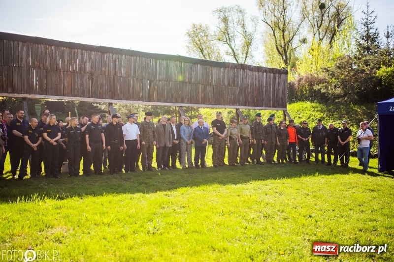 Zdjęcie w galerii na portalu naszraciborz.pl: Turniej strzelecki o puchar Dyrektora Zakładu Karnego w Raciborzu. Starosta lepszy od komendantów [FOTO i WIDEO] wiadomości z regionu