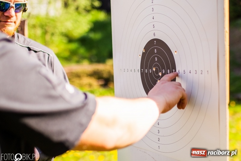 Zdjęcie w galerii na portalu naszraciborz.pl: Turniej strzelecki o puchar Dyrektora Zakładu Karnego w Raciborzu. Starosta lepszy od komendantów [FOTO i WIDEO] wiadomości z regionu