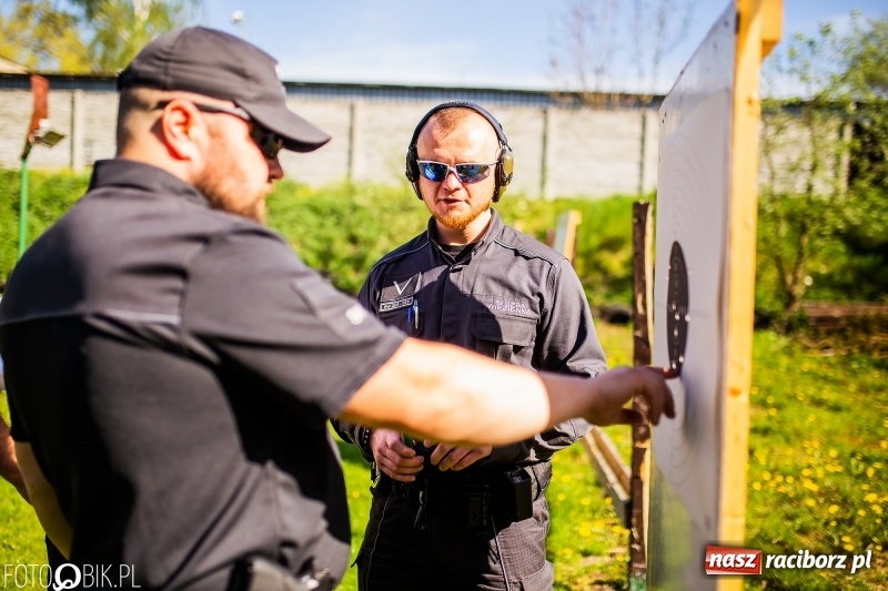 Zdjęcie w galerii na portalu naszraciborz.pl: Turniej strzelecki o puchar Dyrektora Zakładu Karnego w Raciborzu. Starosta lepszy od komendantów [FOTO i WIDEO] wiadomości z regionu